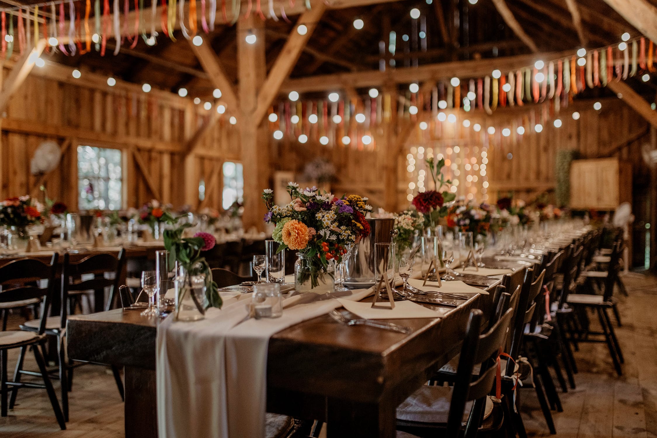 Fot. Miło Was widzieć weddings in poland, wedding ceremony in poland, wedding in the barn, vintage wedding, wedding agency warsaw, wedding planner warsaw